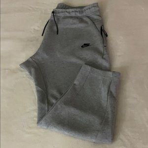 Nike Tech Fleece sweats